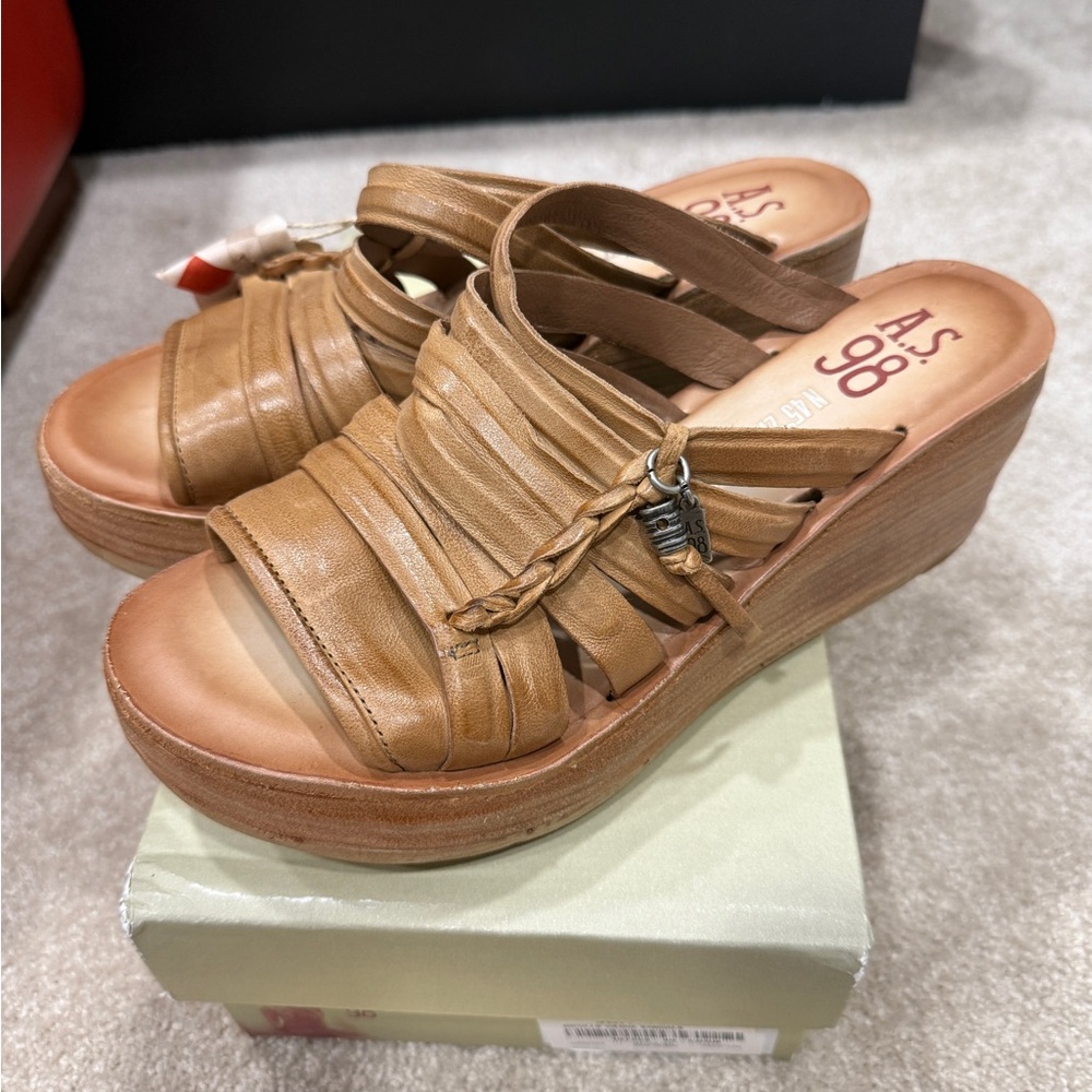 NIB - A.S.98 Nicolls Platform Wedge Sandal Size 40 (9-9.5) in Cognac/Camel